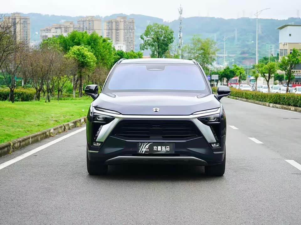 NIO ES8