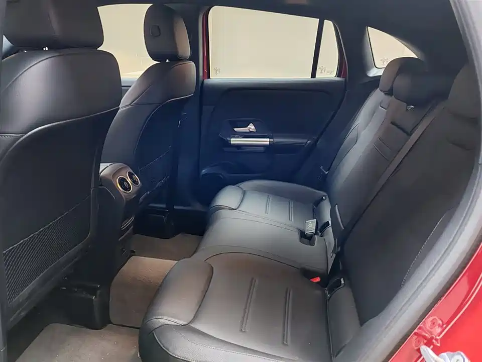 Mercedes-Benz GLA Mercedes-Benz GLA