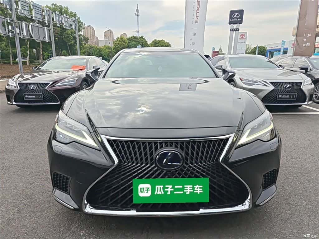 Lexus LS, 2021 3