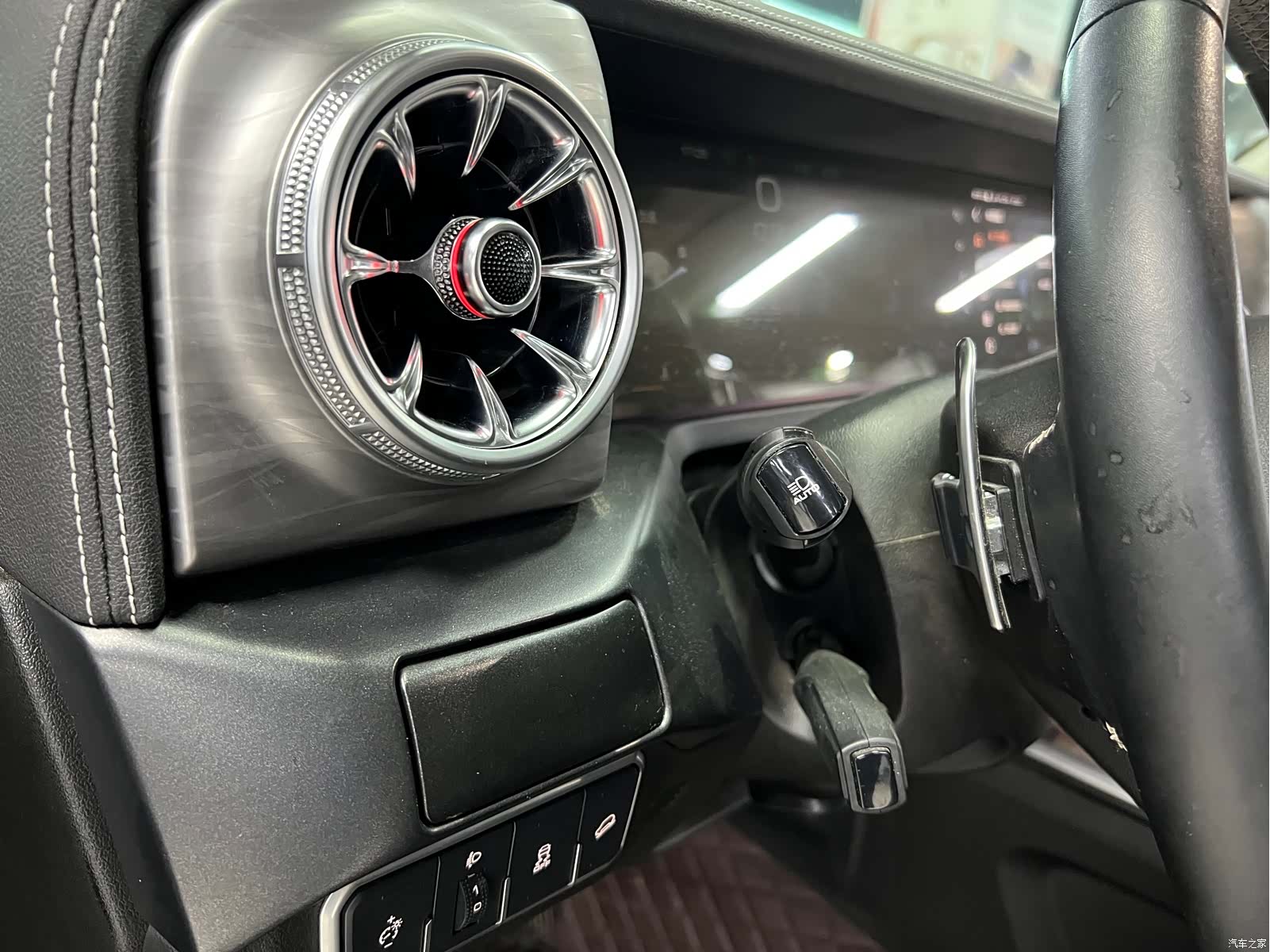 Tank 300, 2022 15