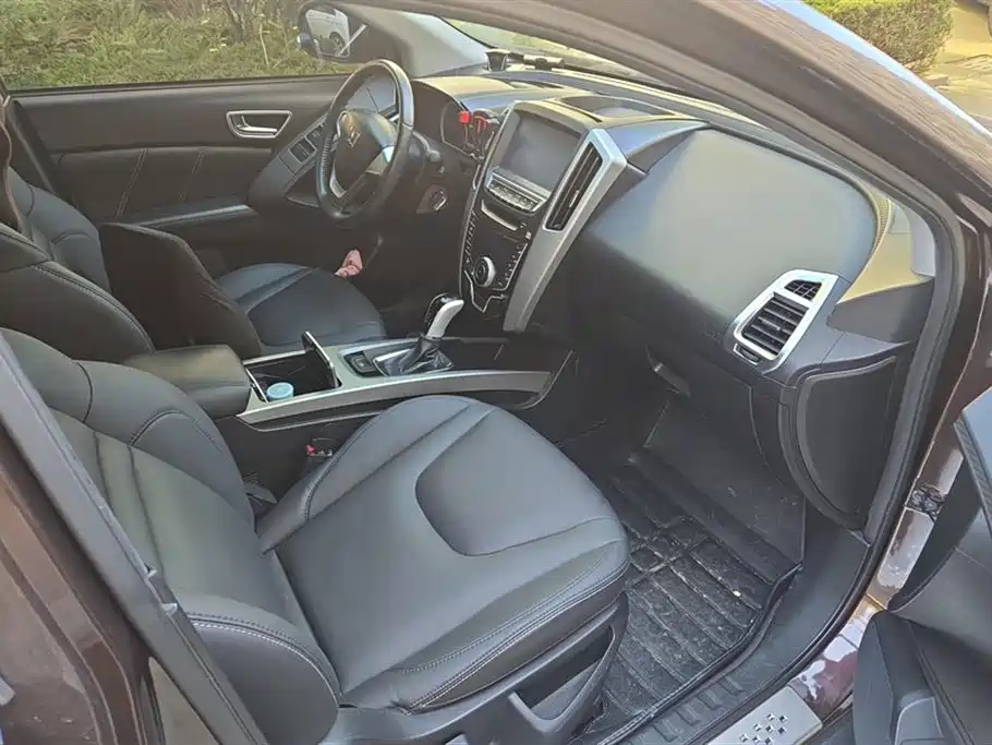 Luxgen Excellent 6 SUV