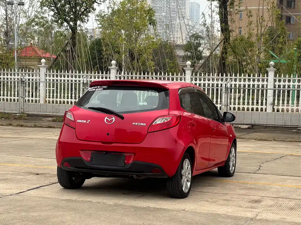 Mazda 2