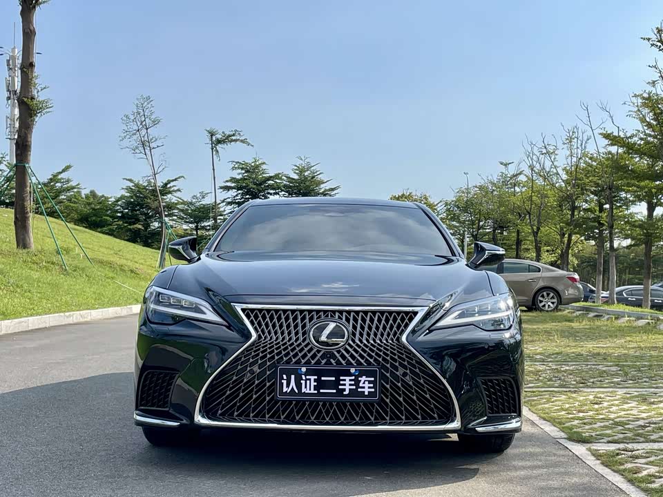 Lexus LS