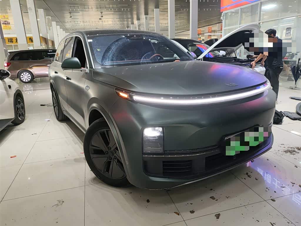 Li Auto L8