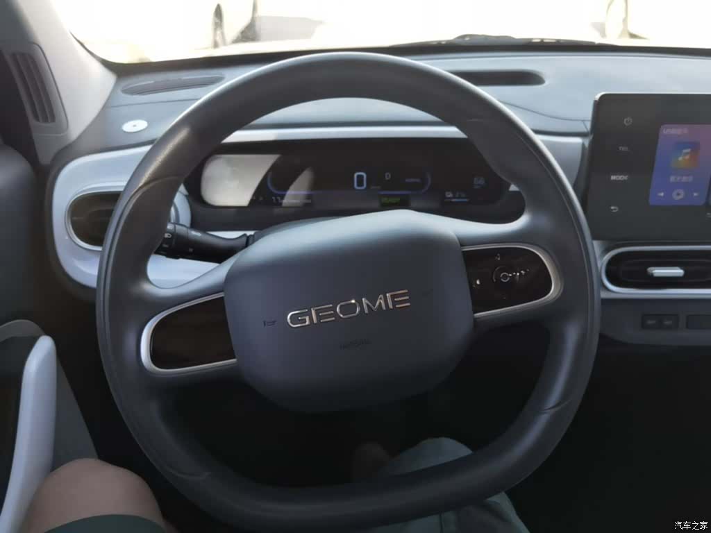 Geely Panda, 2025 11