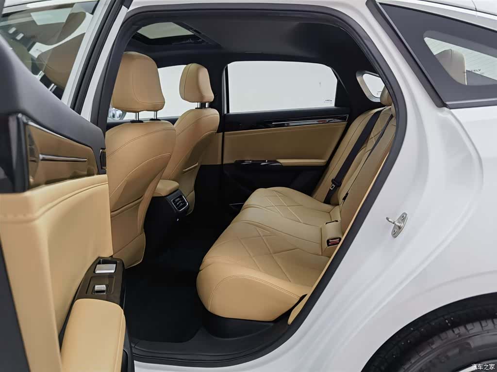 Geely Galaxy L6, 2025 15