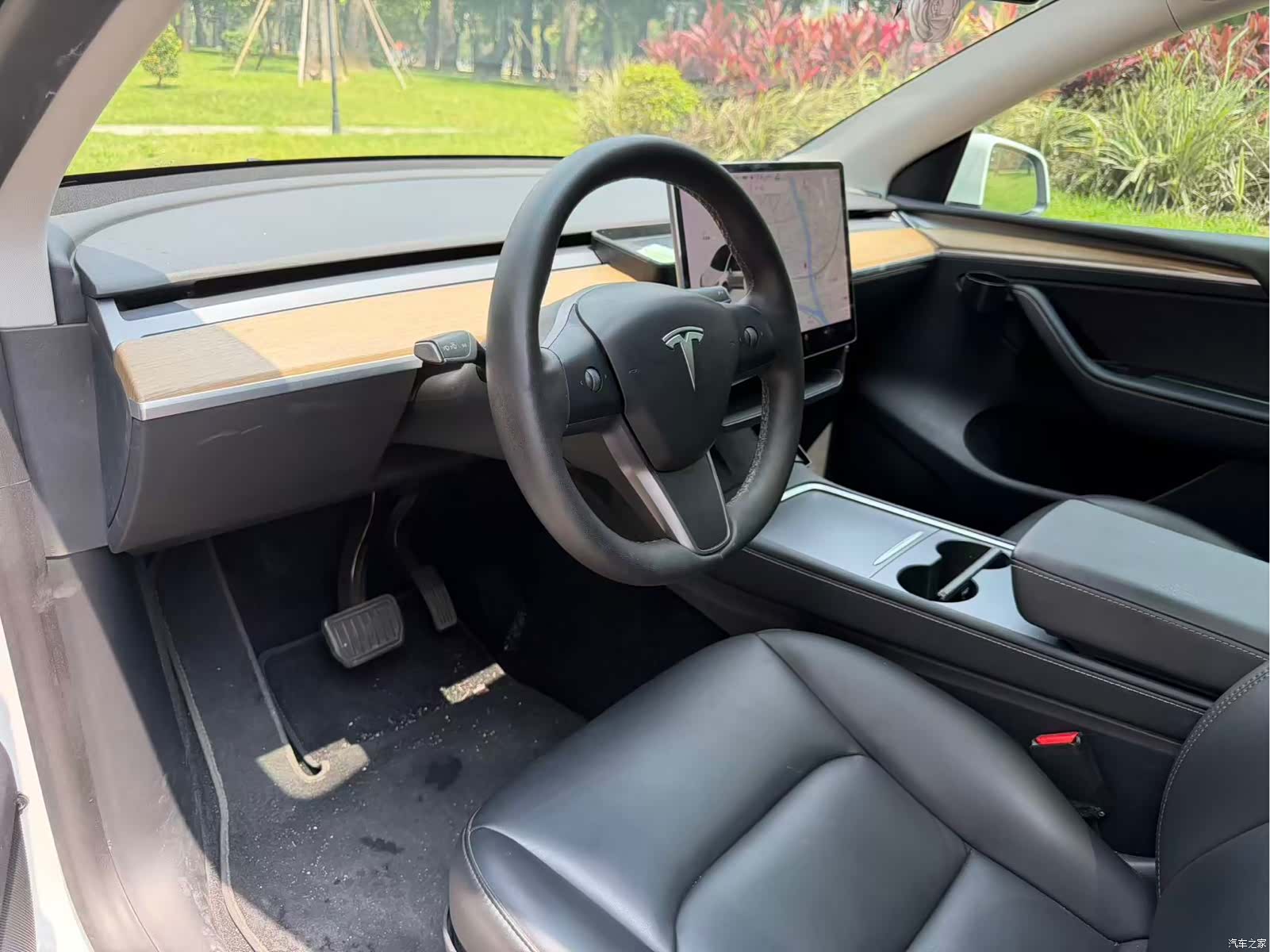 Tesla Model Y, 2021 10