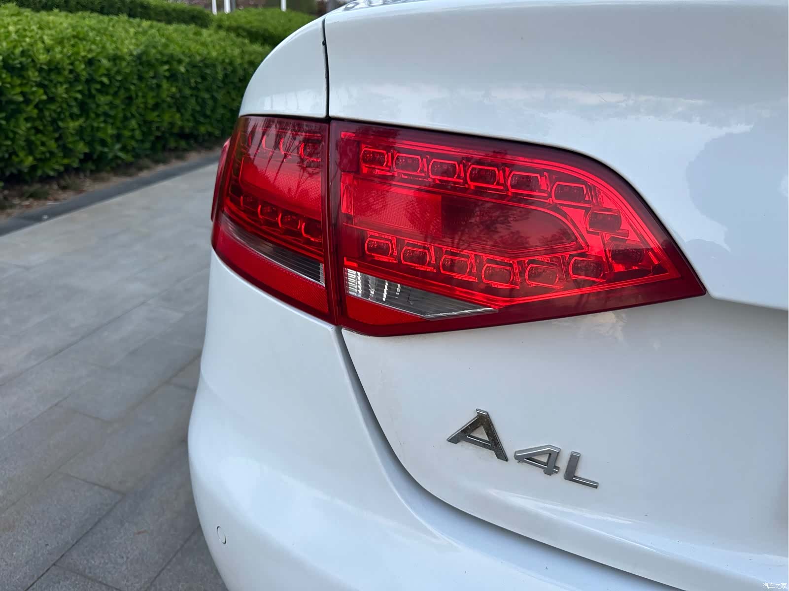 Audi A4L, 2011 13