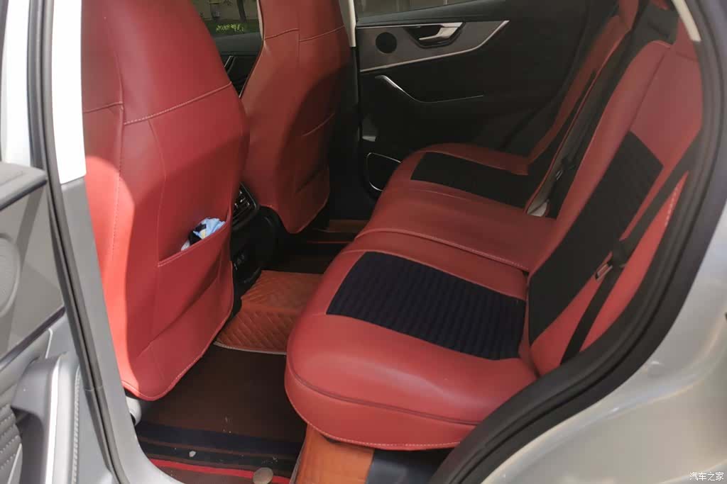 Hongqi HS5, 2024 11