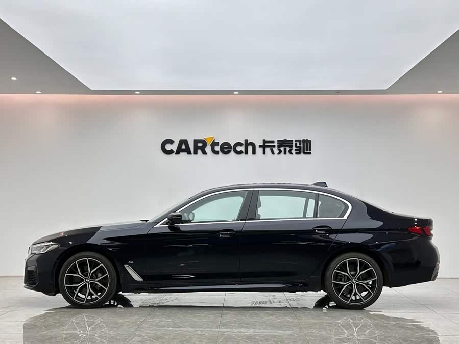 BMW 5 Series 2024, фото 2