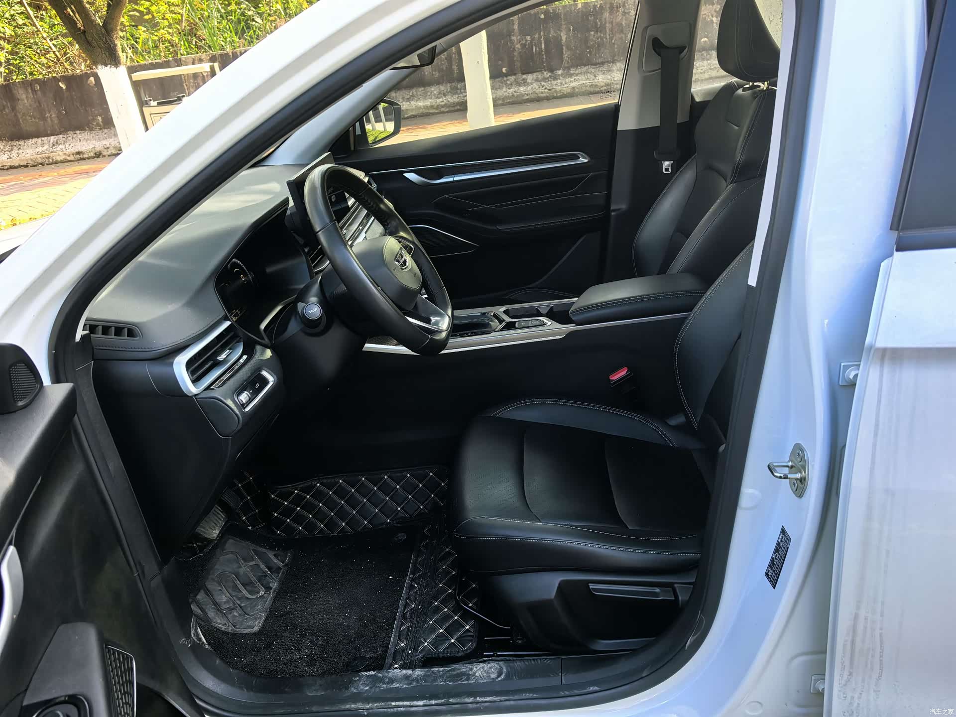 Geely Emgrand, 2023 9