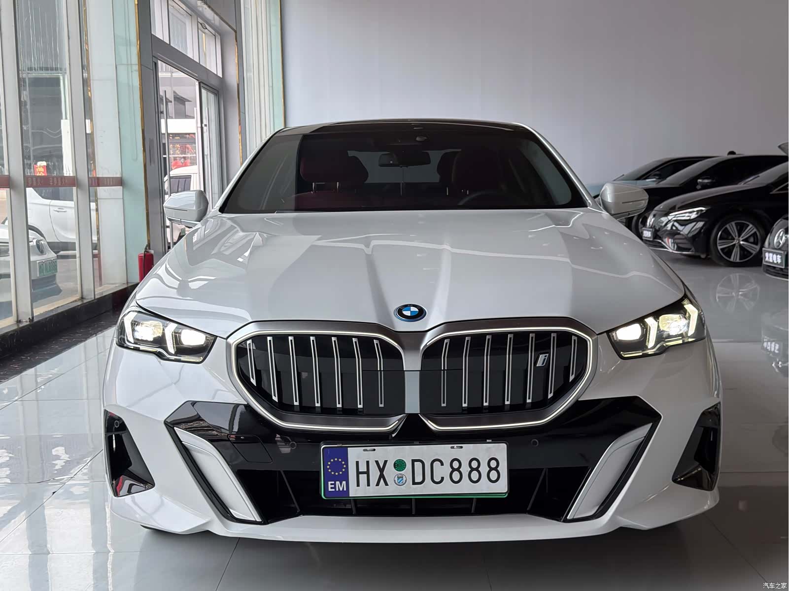 BMW i5, 2025 1