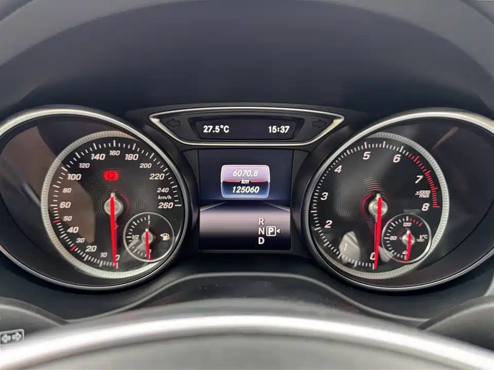 Mercedes-Benz GLA Mercedes-Benz GLA