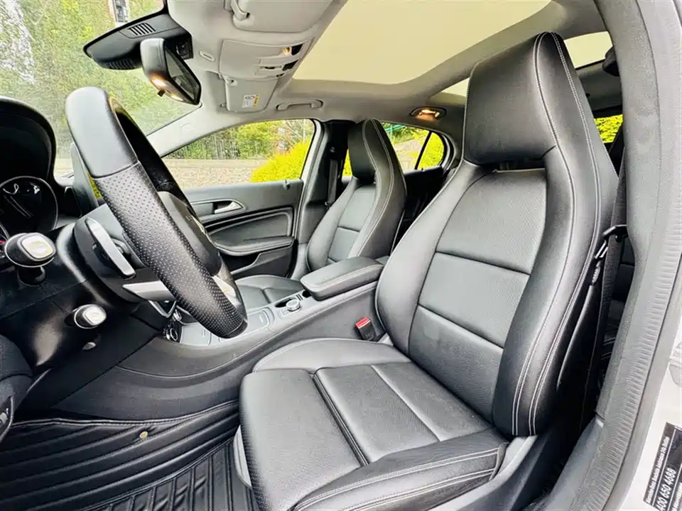 Mercedes-Benz GLA Mercedes-Benz GLA