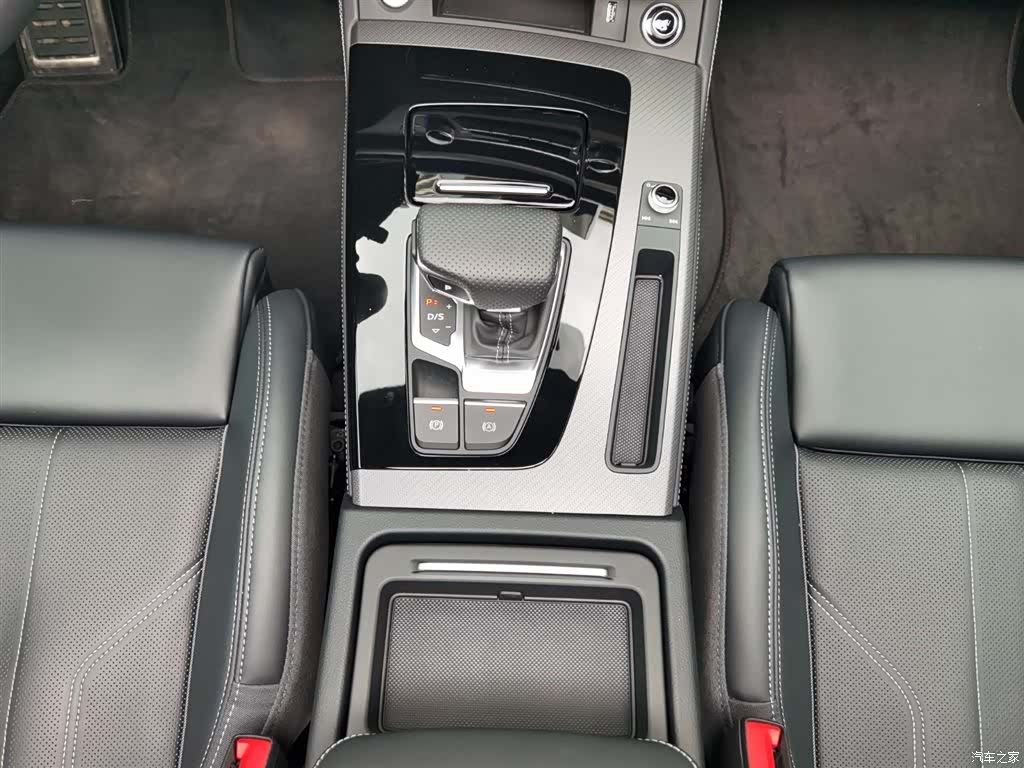 Audi Q5L, 2025 15