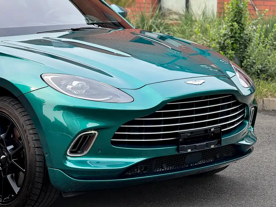 Aston Martin DBX
