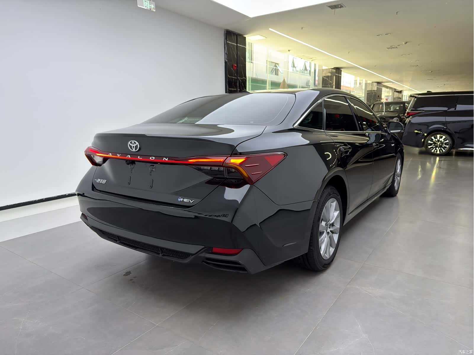 Toyota Avalon, 2025 3