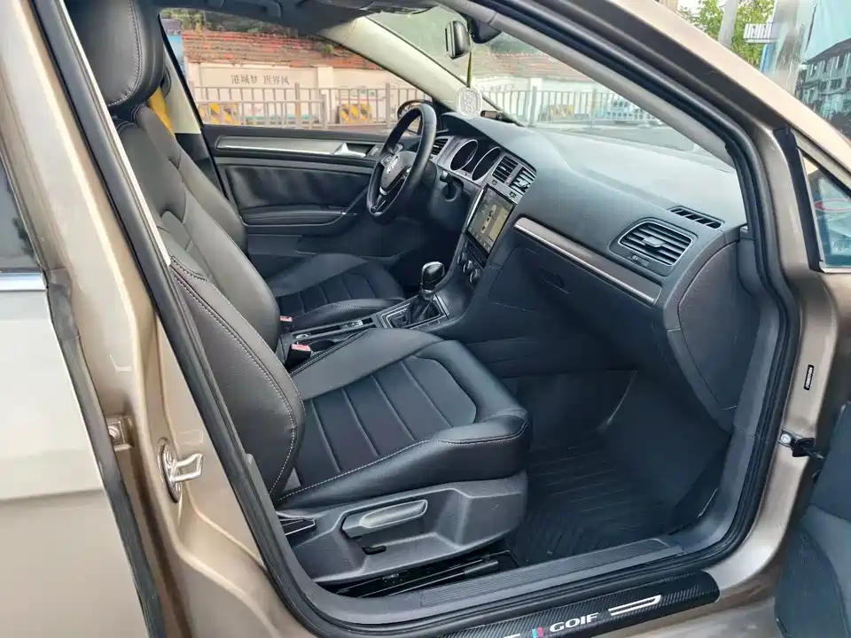 Volkswagen golf