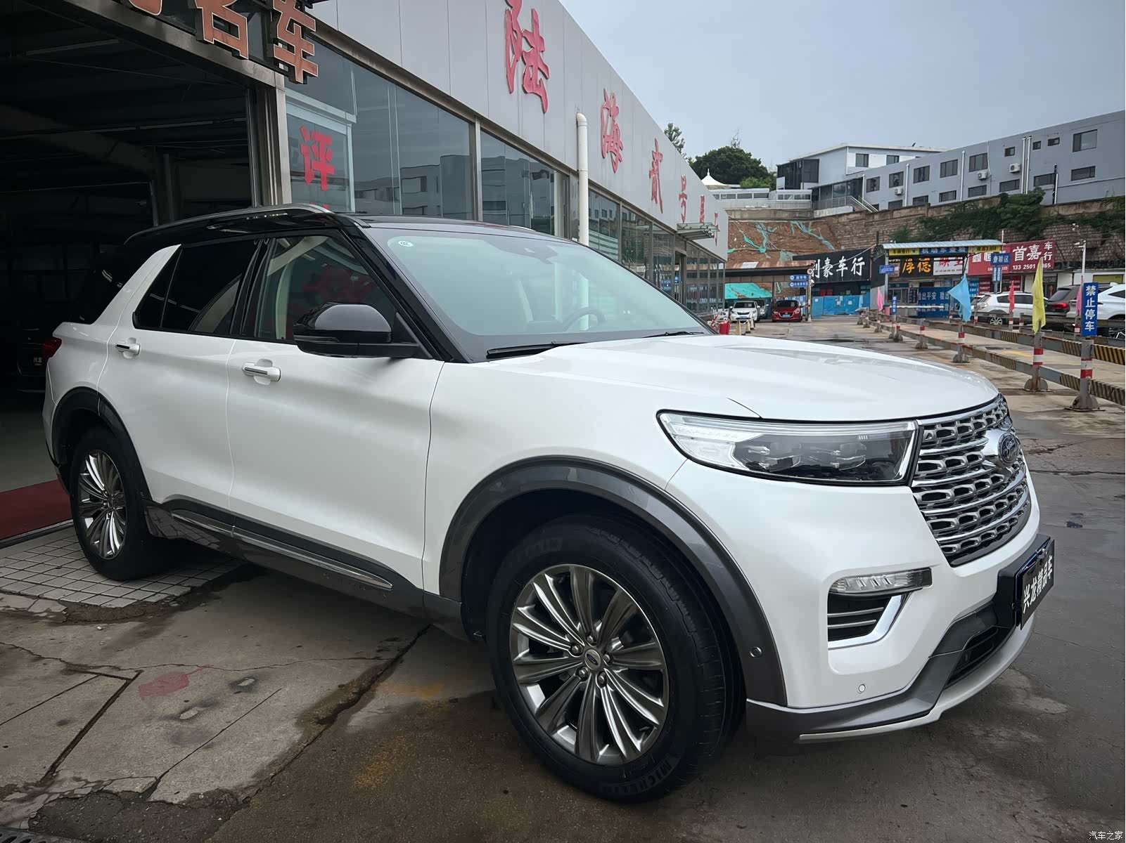 Ford Explorer, 2021 3