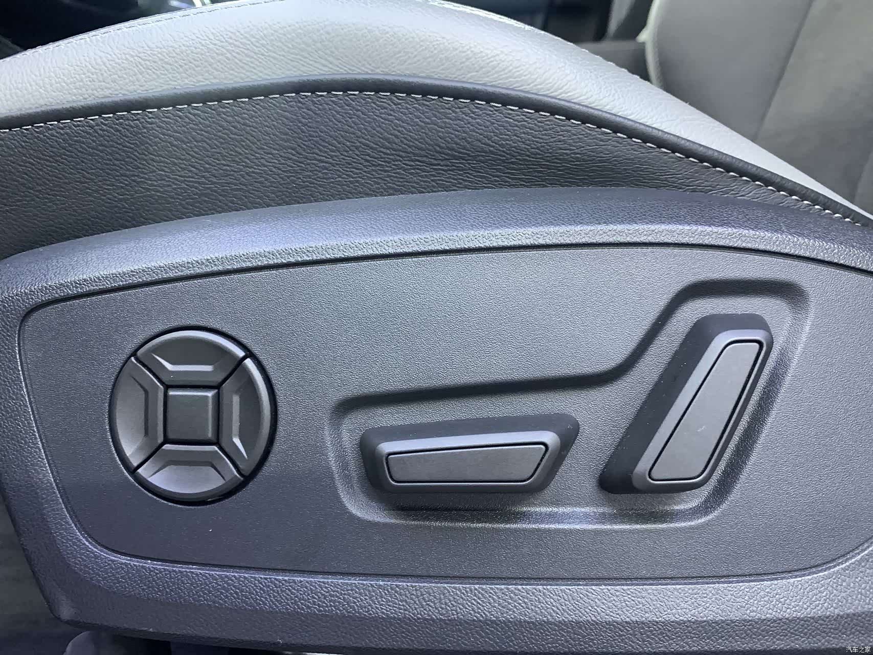 Audi Q3, 2023 10