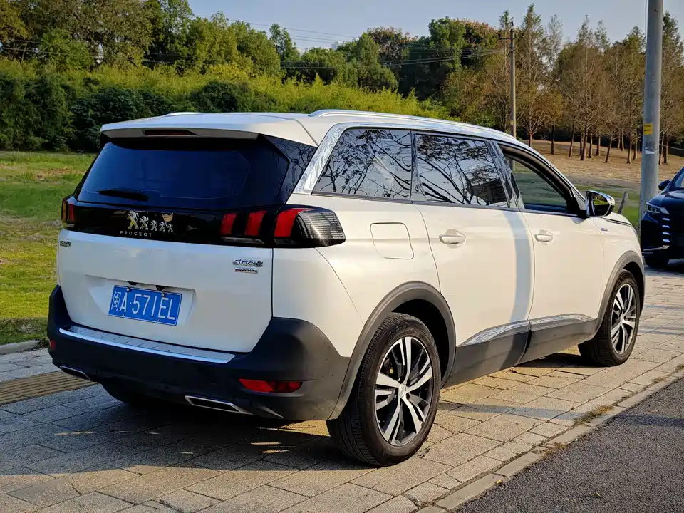 Peugeot 5008