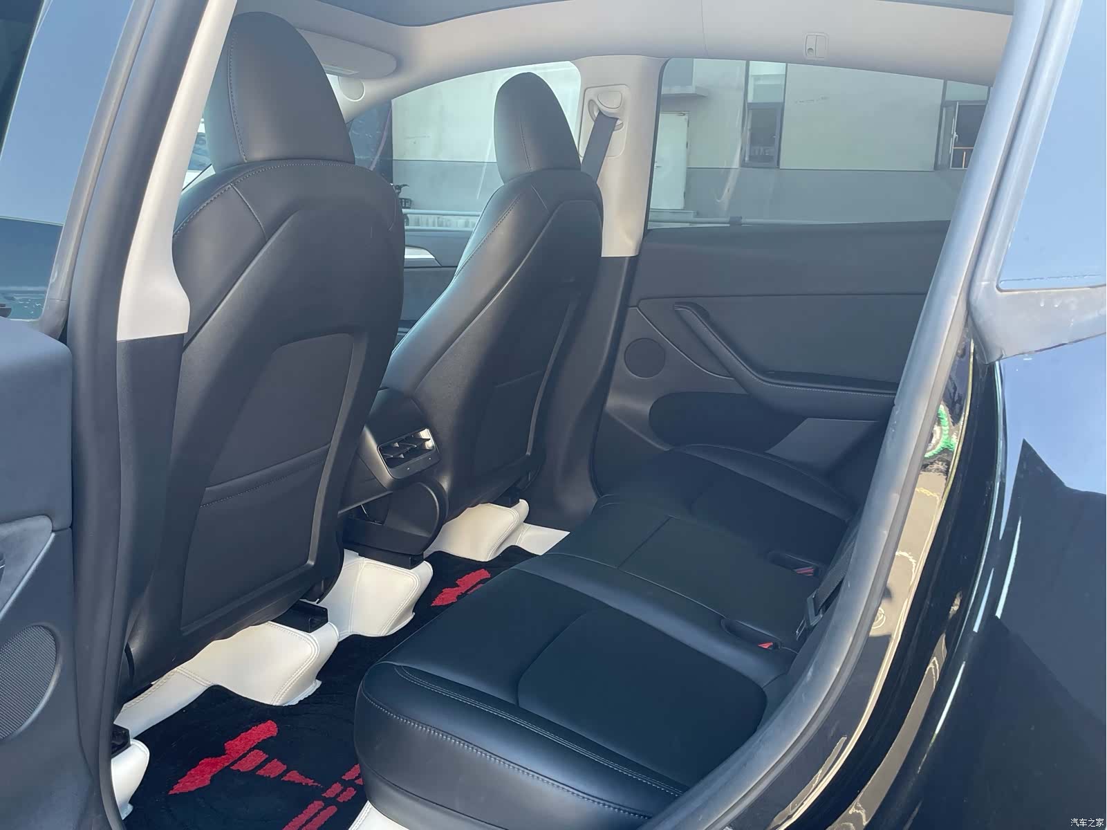 Tesla Model Y, 2023 6