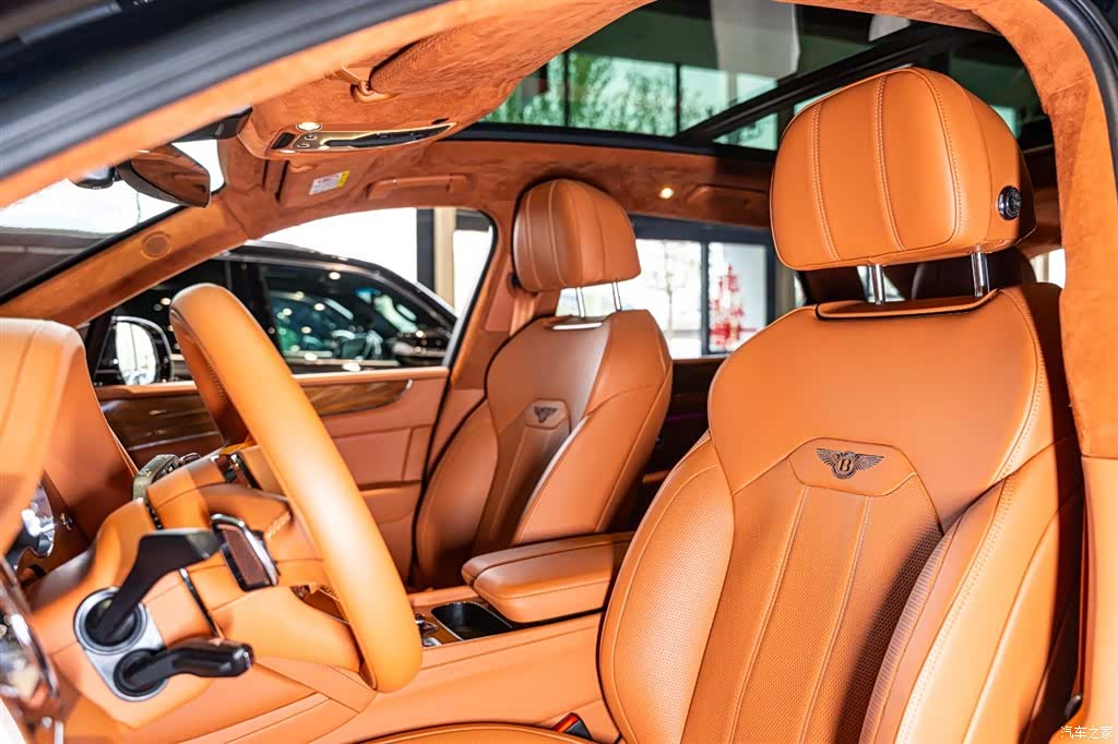 Bentley Bentayga, 2023 7