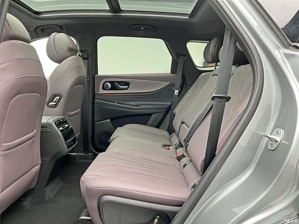 Chery Tiggo 9, 2026 17