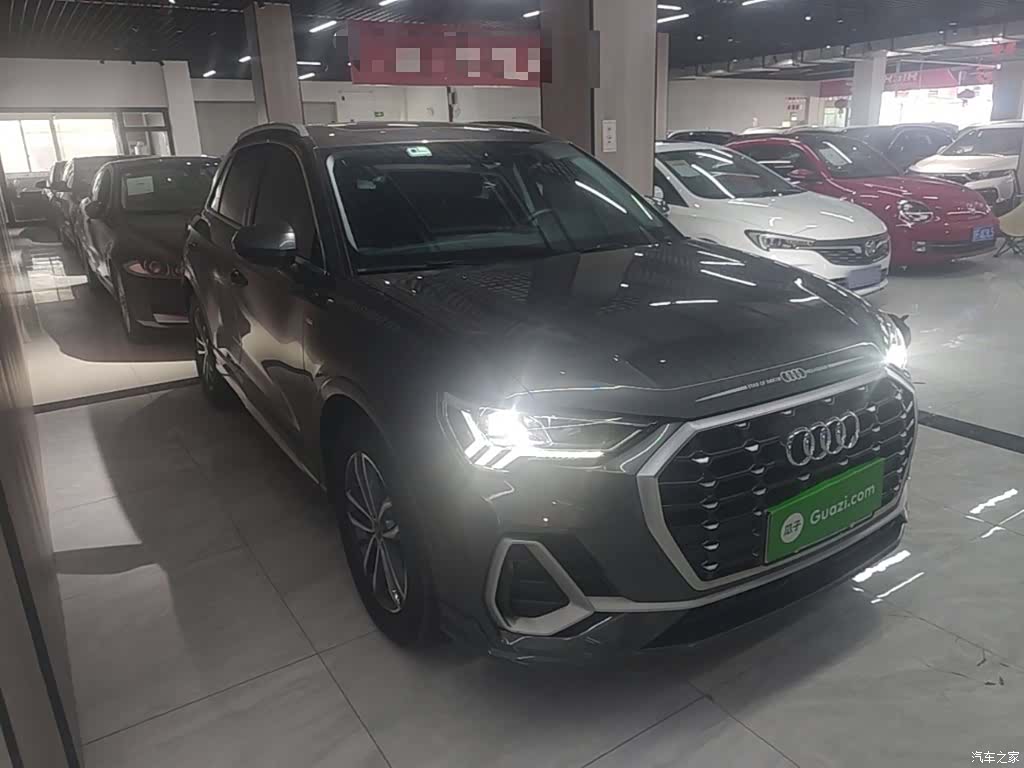 Audi Q3, 2023 4