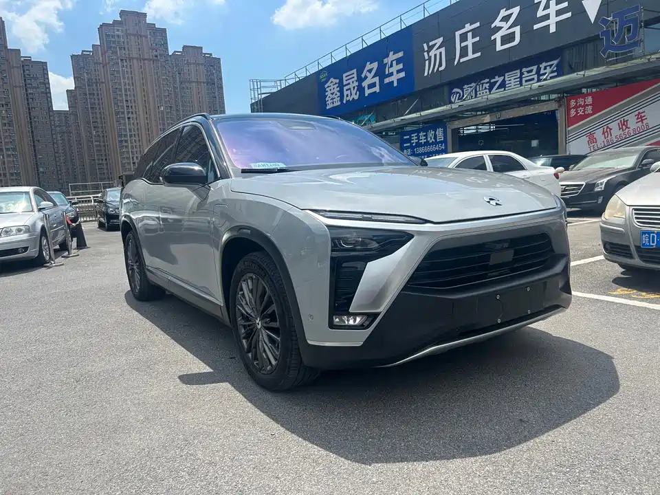 NIO ES8