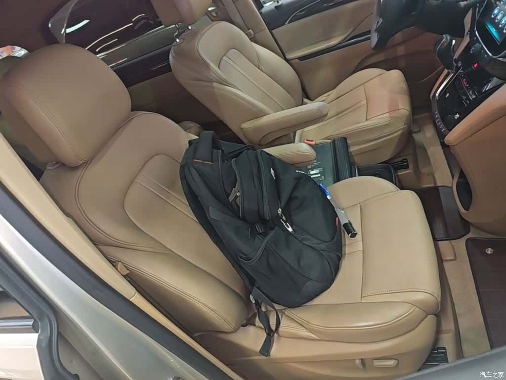 Buick GL8, 2017 25