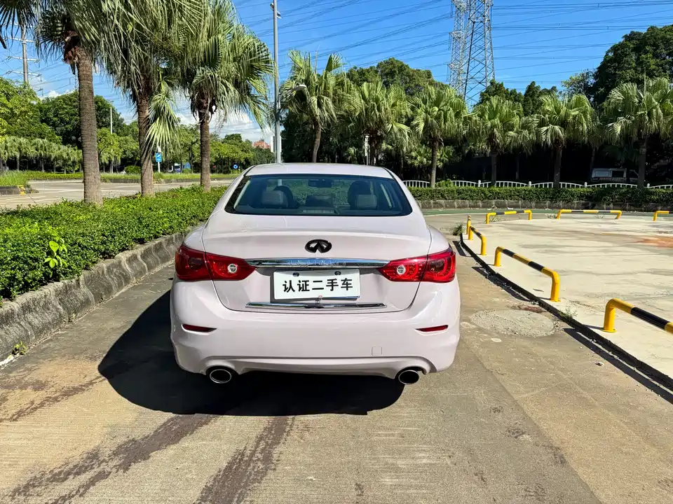 Infiniti Q50L