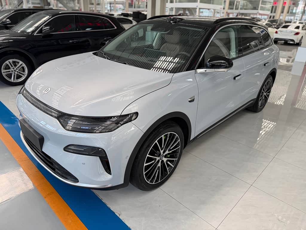 Leapmotor C11