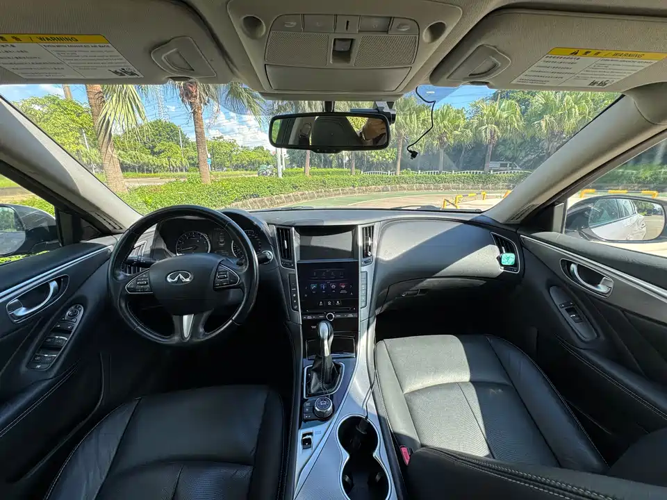 Infiniti Q50L