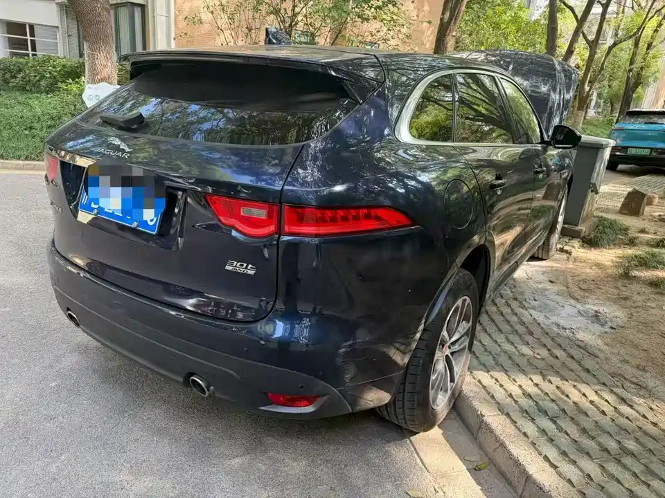 Jaguar F-PACE