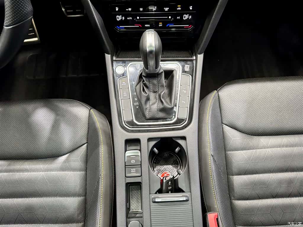 Volkswagen CC, 2024 22