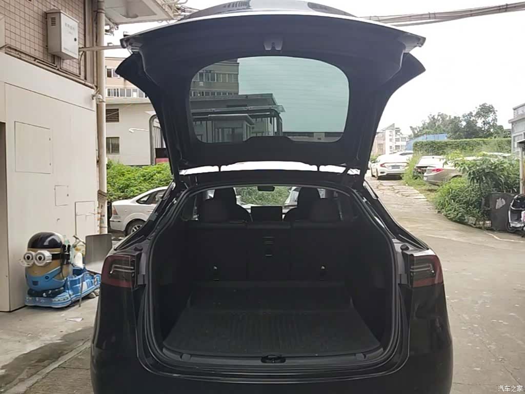 Tesla Model Y, 2024 18