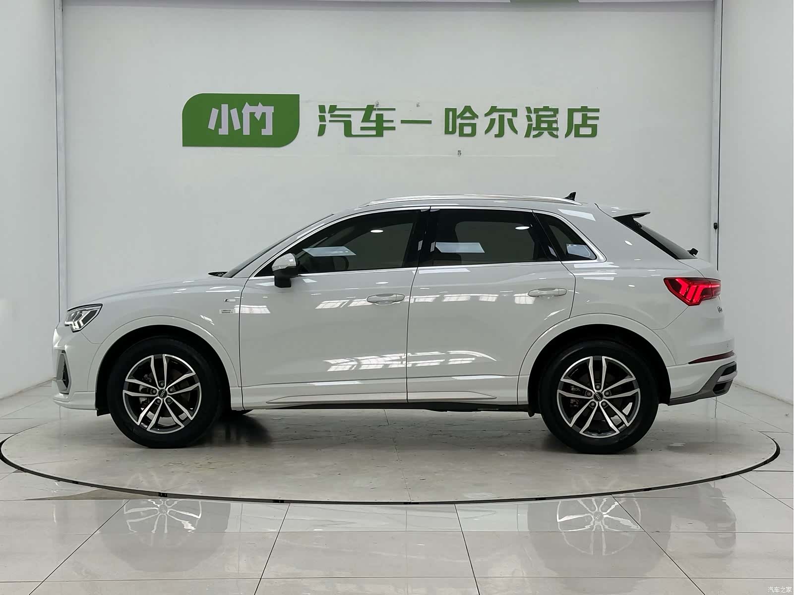 Audi Q3, 2023 все фото
