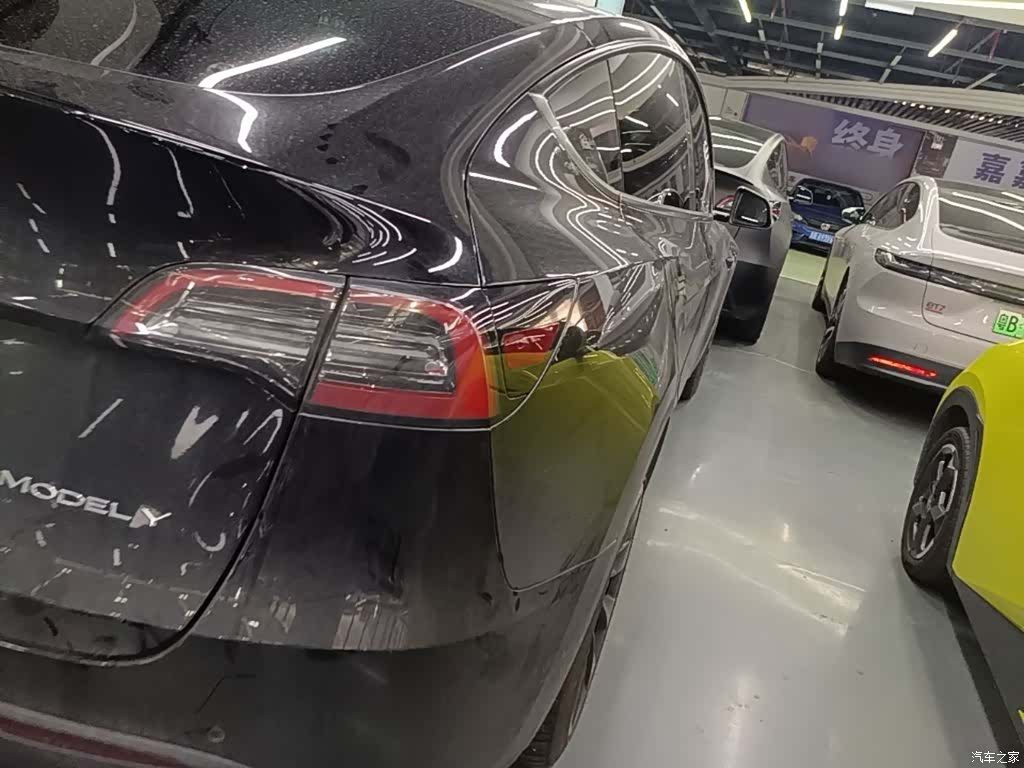 Tesla Model Y, 2022 24