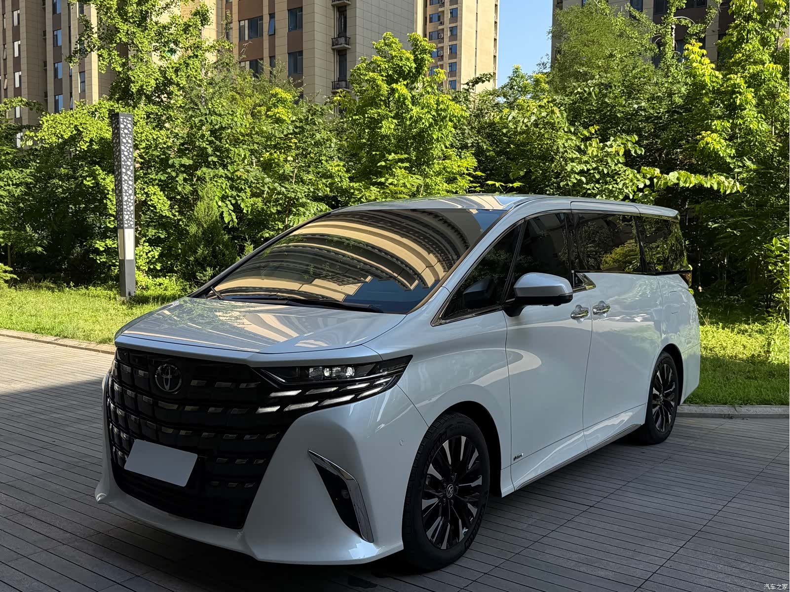Toyota Alphard, 2024 2