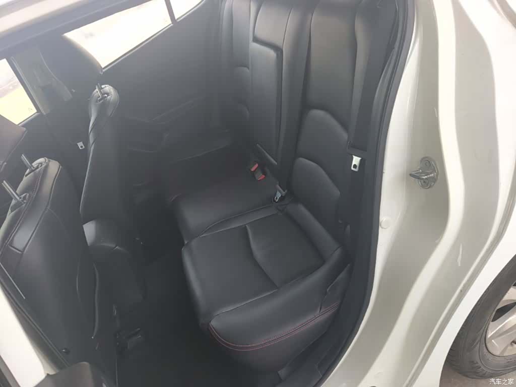 Mazda Mazda3, 2016 13