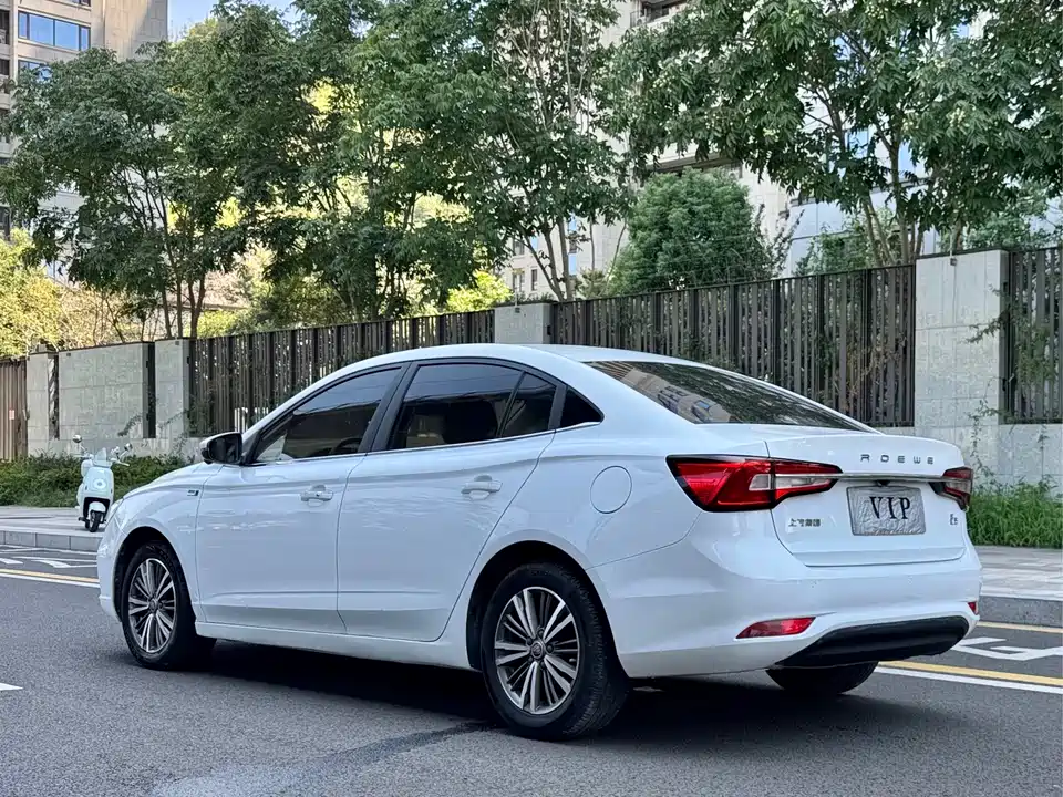Roewe i5