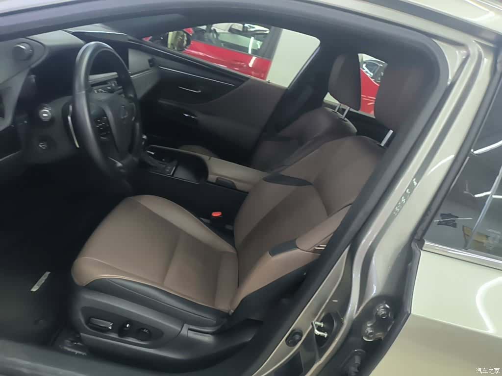 Lexus ES, 2024 15