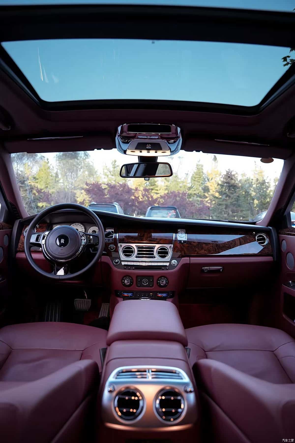 Rolls-Royce Ghost, 2017 11