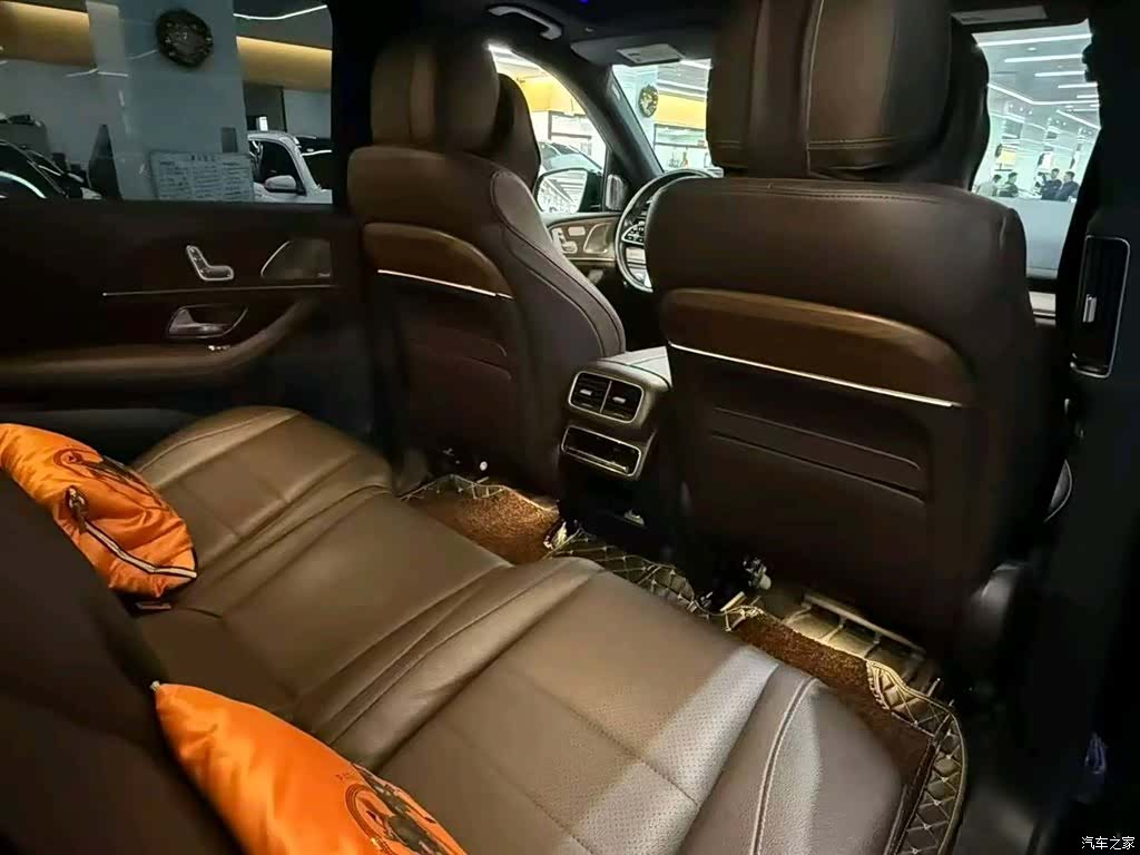 Maybach GLS, 2022 3