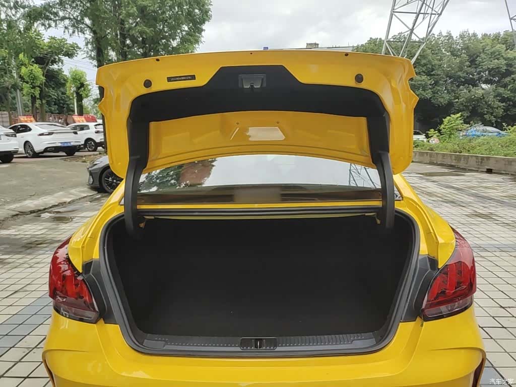 MG MG5, 2021 19