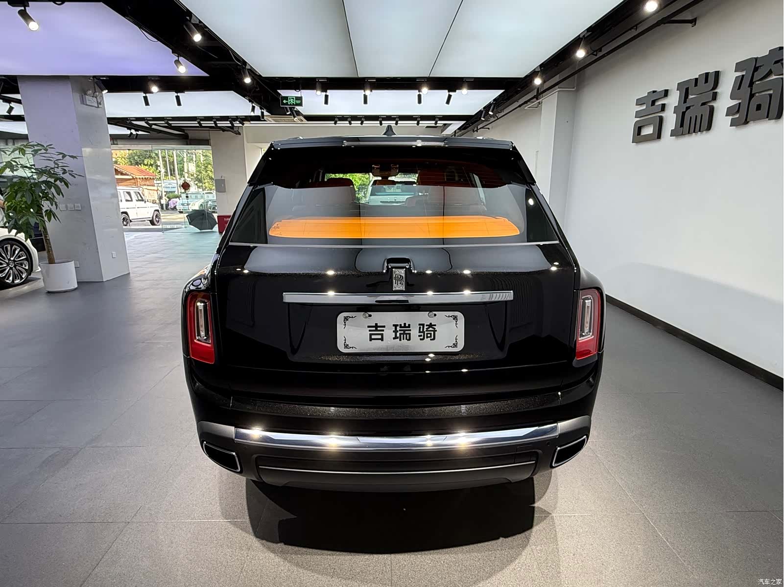 Rolls-Royce Cullinan, 2024 все фото