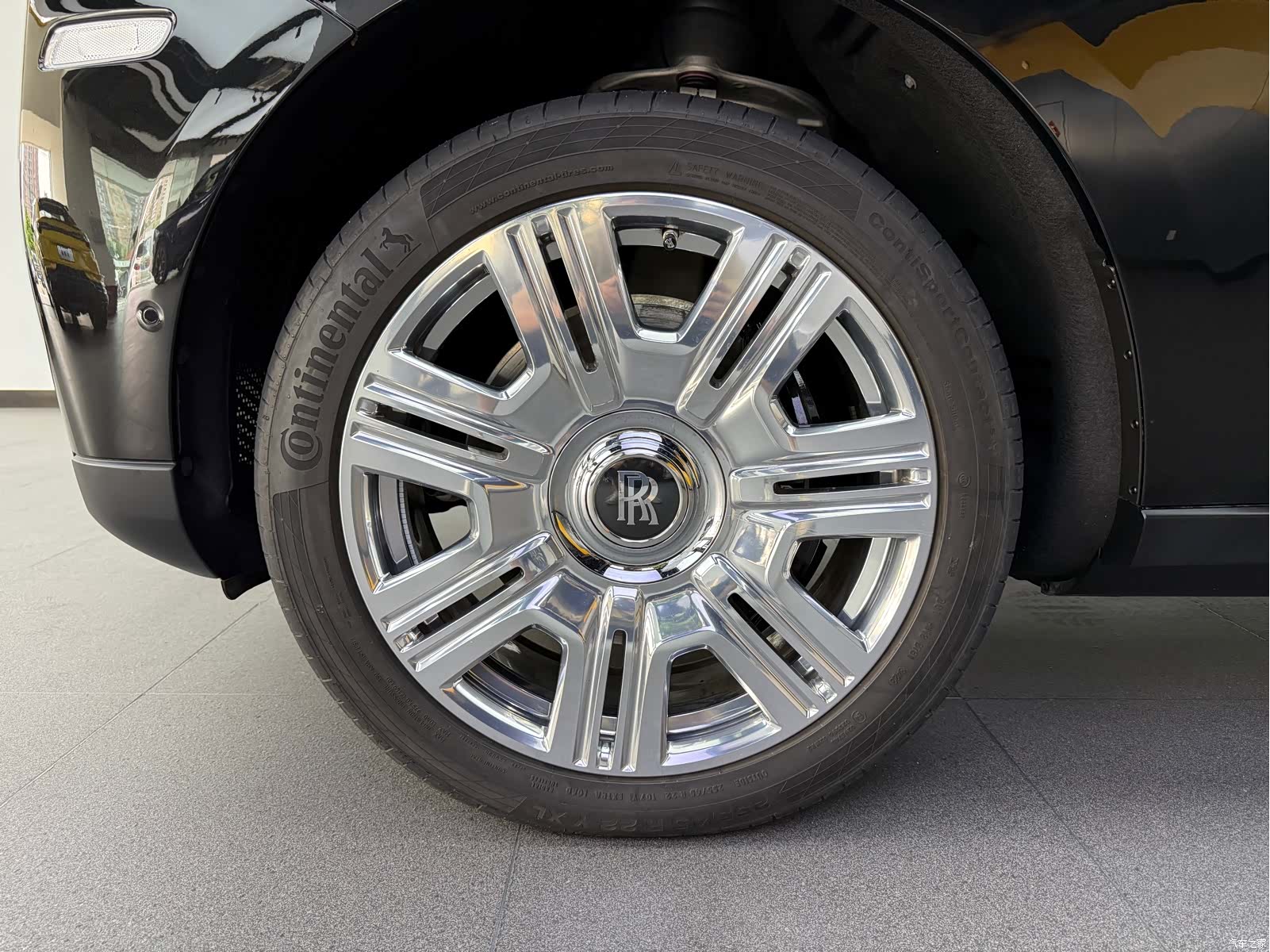 Rolls-Royce Cullinan, 2024 20
