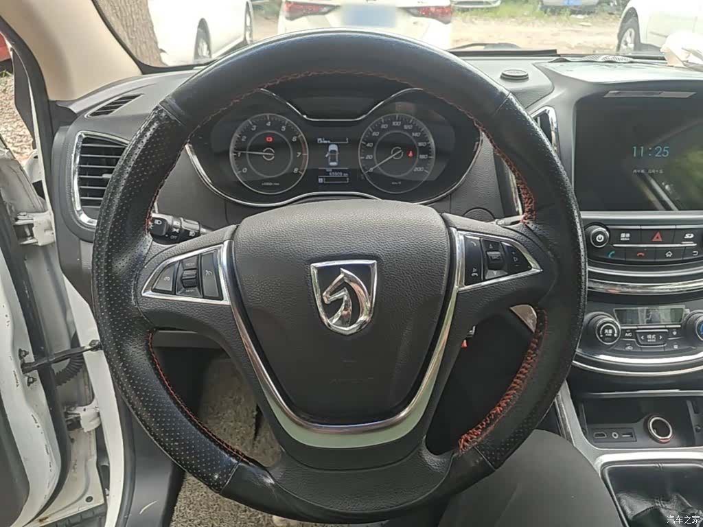 Wuling 560, 2015 11