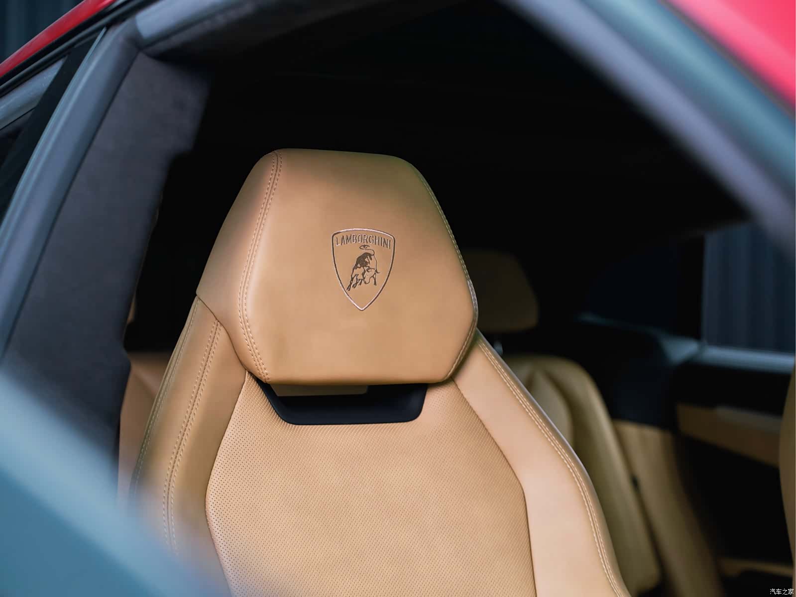 Lamborghini Urus, 2023 16